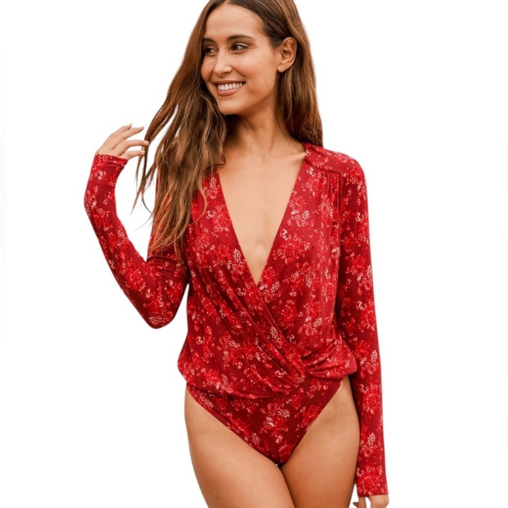 FREE PEOPLE Turnt Red Floral Print Long Sleeve Bodysuit Women’s Size Medium